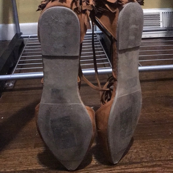 Super cute brown flats with fringe! - Picture 8 of 10